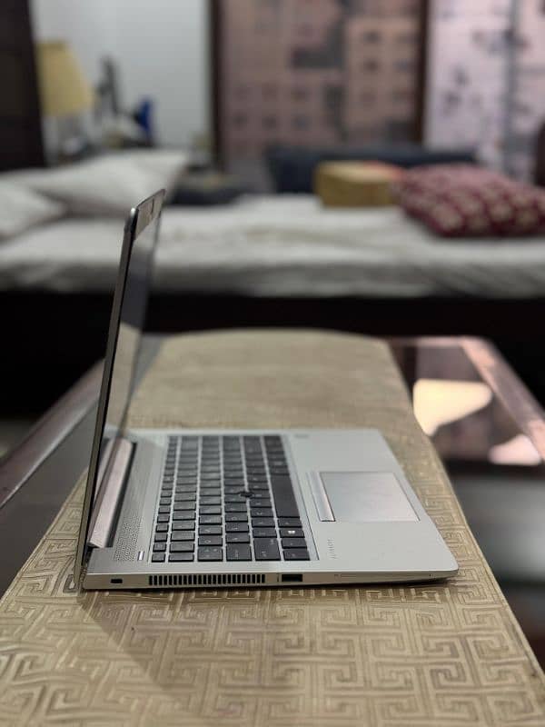 HP Elitebook 840 G5 8 generation core i7 5