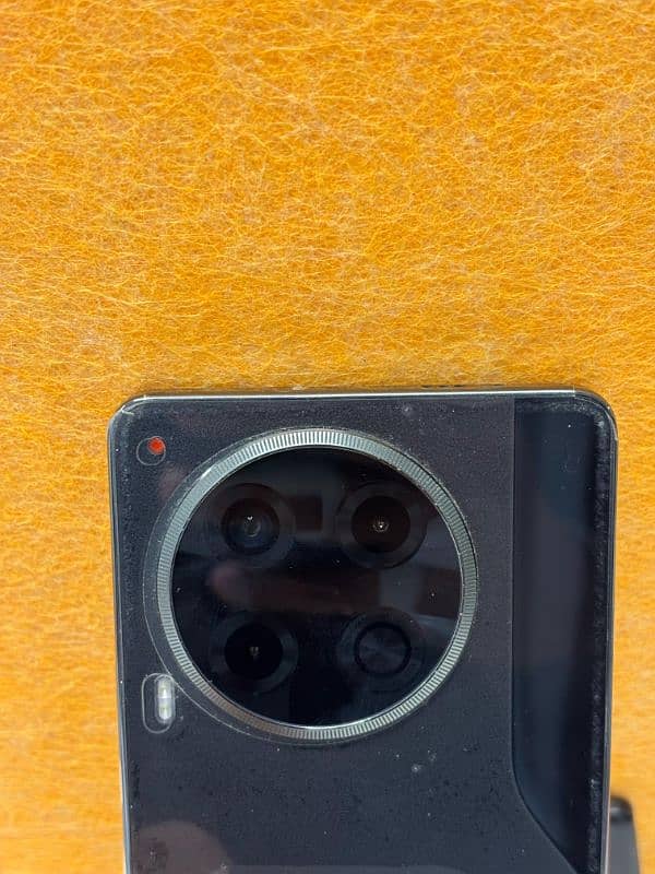 Tecno Camon 30 12+12/256 GB 4