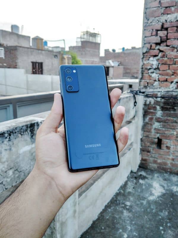 Samsung Galaxy S20 fe in Lush Condition 1