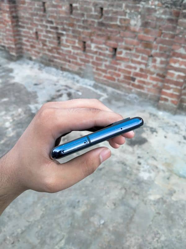 Samsung Galaxy S20 fe in Lush Condition 7