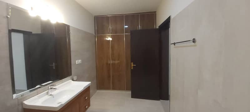 17 Marla Brig House 5 Bed Available For Rent, F Sector Askari 10, Lahore Cantt. 10