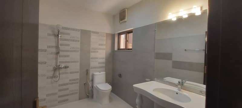 17 Marla Brig House 5 Bed Available For Rent, F Sector Askari 10, Lahore Cantt. 12
