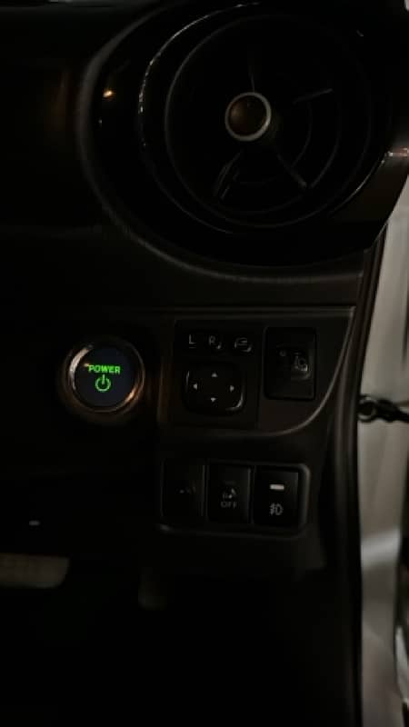 Toyota Aqua 2015 4