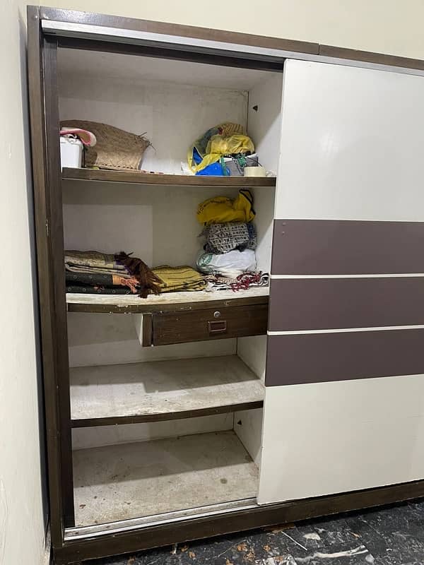 Wardrobe/Sliding/Almari 3