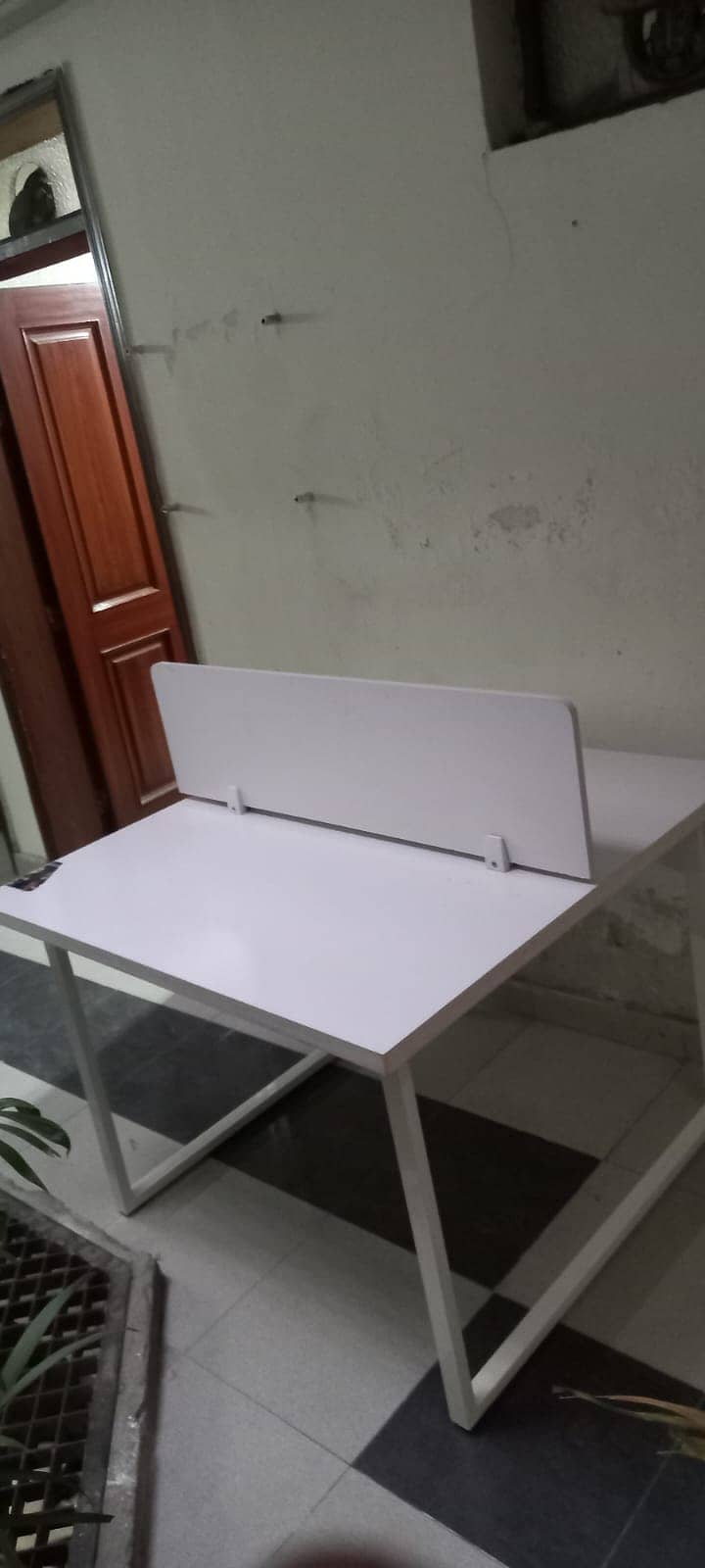 Work station/Table 0