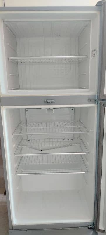 Dawlance refrigerator 4