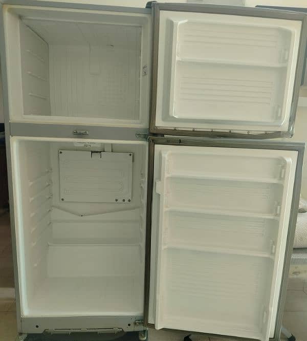 Dawlance refrigerator 7