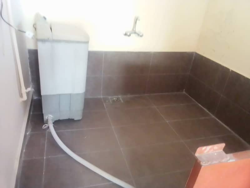 Upper portion for rent at prime location in G-10/1 16