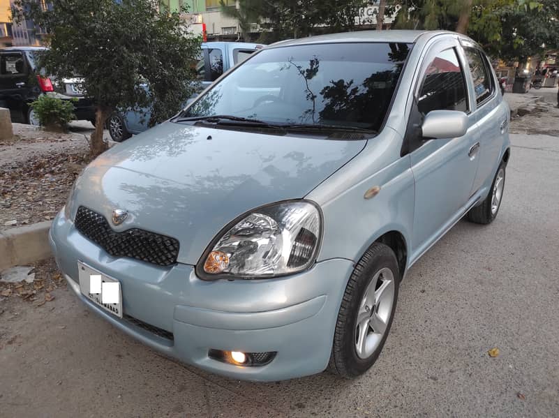 Toyota Vitz 2004 1