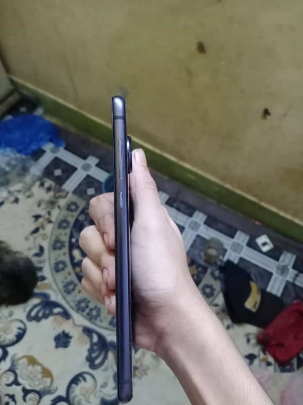 moto z4 4 128 exchange bhi karsakte hai 1