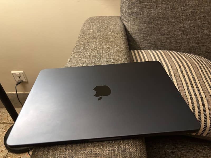 MacBook Air M2 – Excellent Condition 1