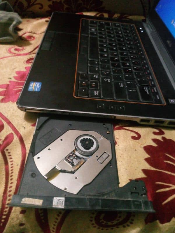 Dell laptop i5 core seanced generation 8