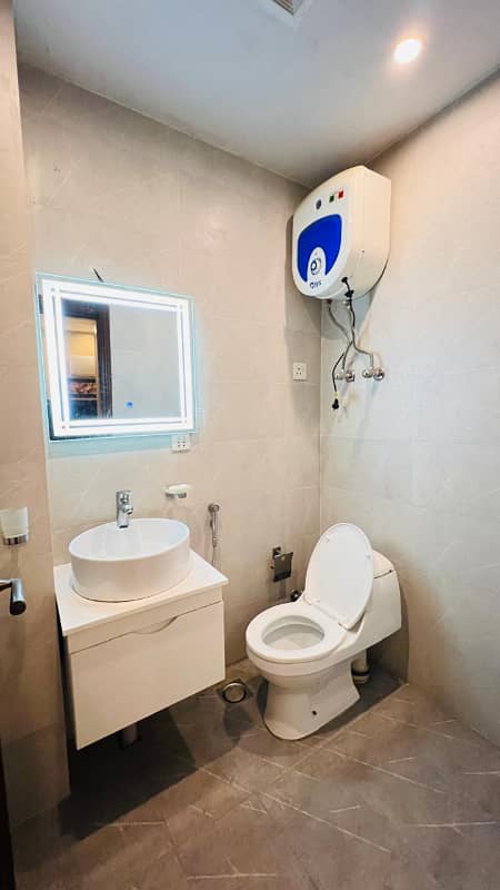 2 Bedroom Vip apartment available on daily basis in bahria town LHR 4
