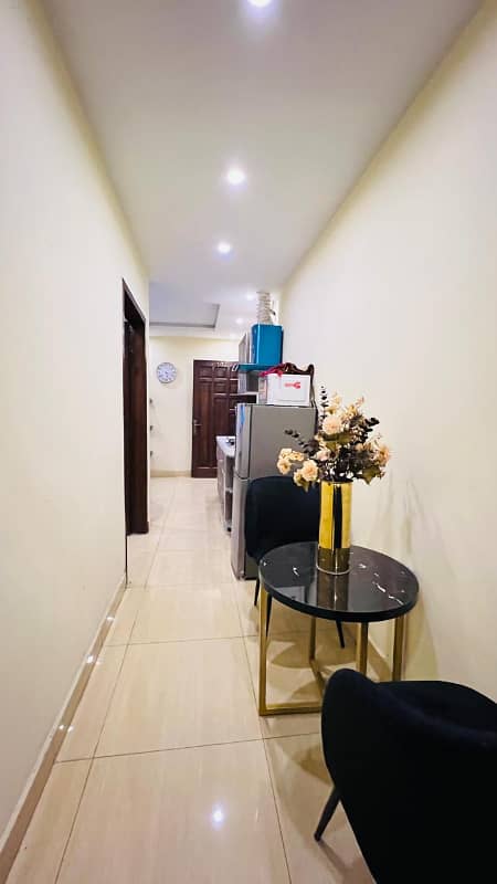2 Bedroom Vip apartment available on daily basis in bahria town LHR 5