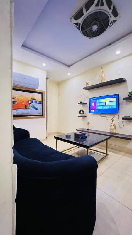2 Bedroom Vip apartment available on daily basis in bahria town LHR 18