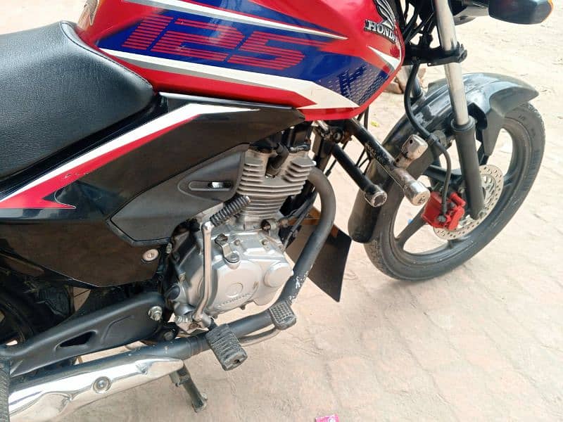 CB125F NEAT AND CLEAN JUST BUY AND DRIVE 1