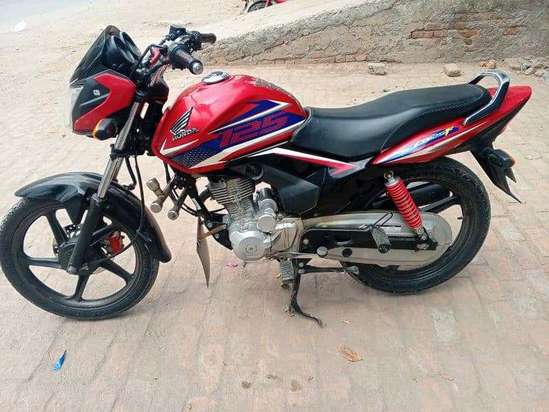 CB125F NEAT AND CLEAN JUST BUY AND DRIVE 4