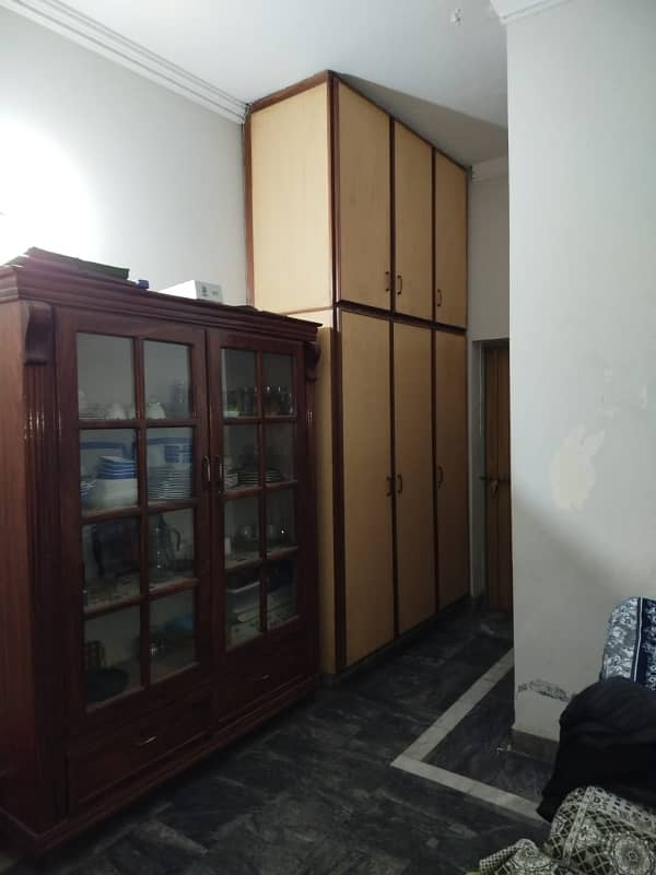10 Marla Beautiful House Available For Sale 6