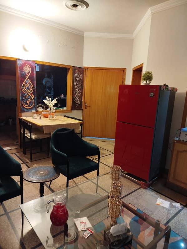 10 Marla Beautiful House Available For Sale 9