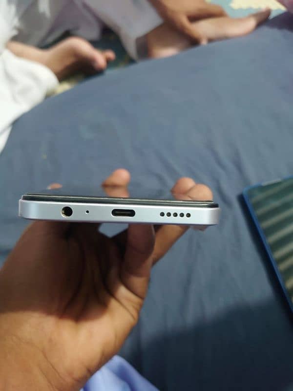 vivo y19s official PTA with all accessories 3