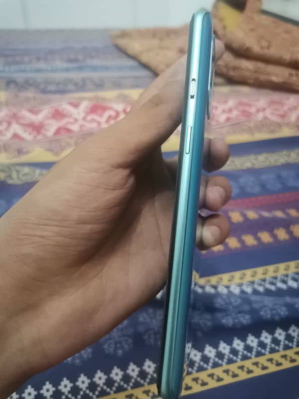 One plus 8T. . . . 12 256 GB dual SIM working 3