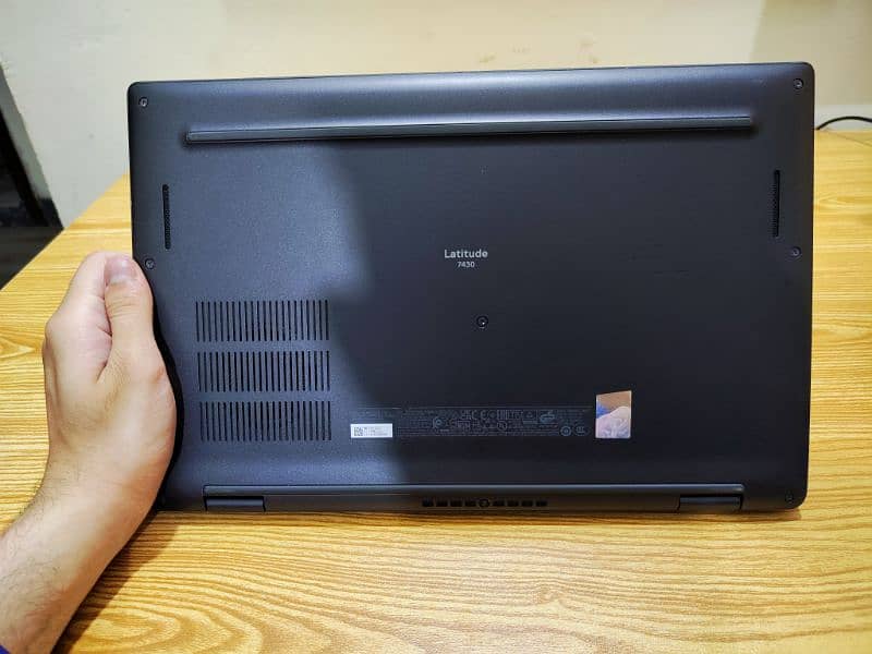 i5 - 1235u 12th Gen Dell Latitude 7430 || 16/512 || Black Edition 9