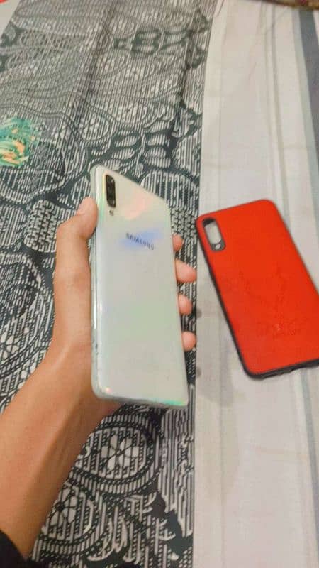 samsung a70  Good condition + pta prove and very cheap 1