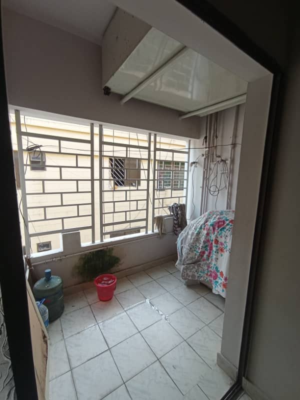 3 BAD DD APARTMENT FOR SALE CORNER WEST OPEN LEASED 7