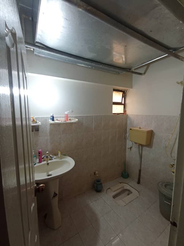 3 BAD DD APARTMENT FOR SALE CORNER WEST OPEN LEASED 9