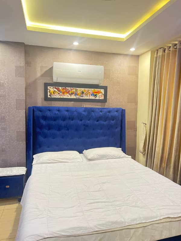 One Bedroom Vip apartment available on daily basis in bahria town LHR 3