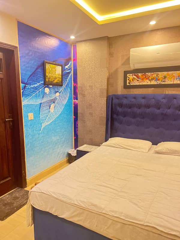 One Bedroom Vip apartment available on daily basis in bahria town LHR 4