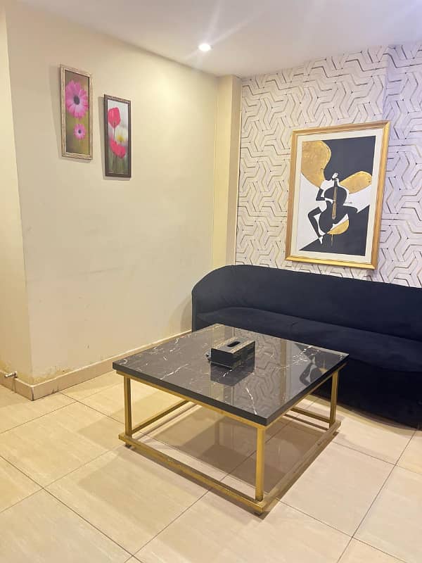 One Bedroom Vip apartment available on daily basis in bahria town LHR 7