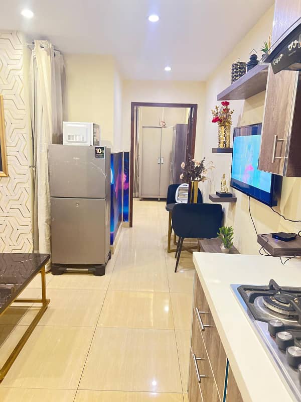 One Bedroom Vip apartment available on daily basis in bahria town LHR 13