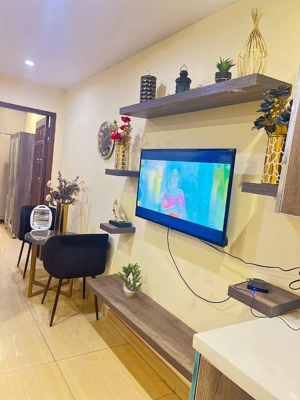 One Bedroom Vip apartment available on daily basis in bahria town LHR 14