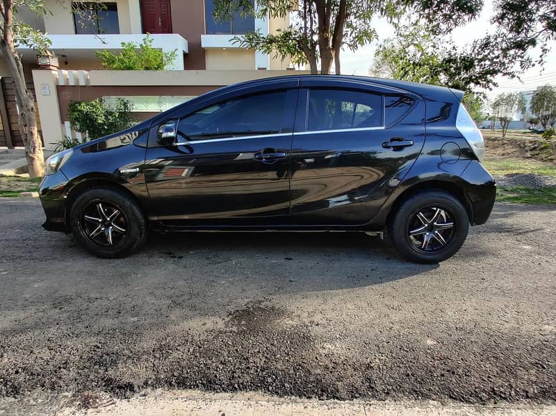 Toyota Aqua 2014 4