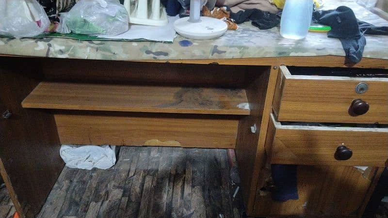 wood iron stand 2