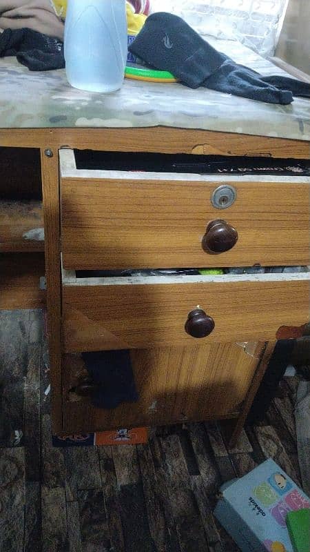 wood iron stand 3