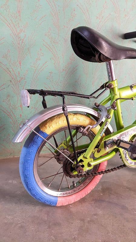 BEN 10 BICYCLE EXCELLENT CONDITION SIZE 12 13
