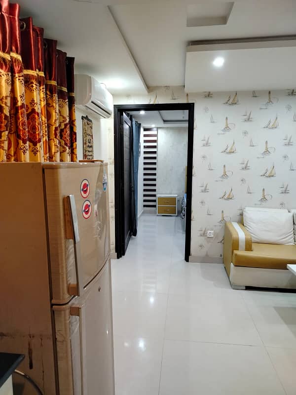 One Bedroom Vip apartment available on daily basis in bahria town LHR 11