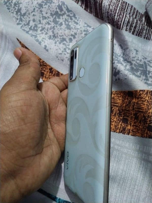 Vivo Y/30 for sale serious Byer contact kry 1
