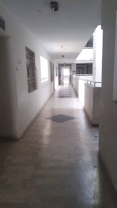2 BAD DD APARTMENT FOR SALE CORNER LEASED 9