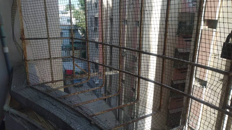 2 BAD DD APARTMENT FOR SALE CORNER LEASED 13