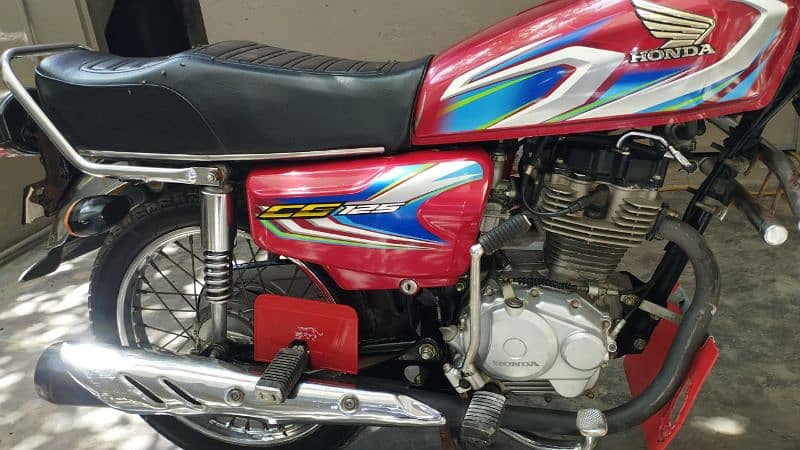 Honda CG 125 | Model 2022 | Honda in Bikes | Total Genuine 3