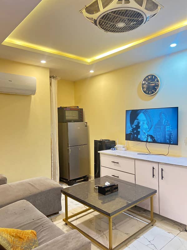 2 Bedroom Vip apartment available on daily basis in bahria town LHR 11