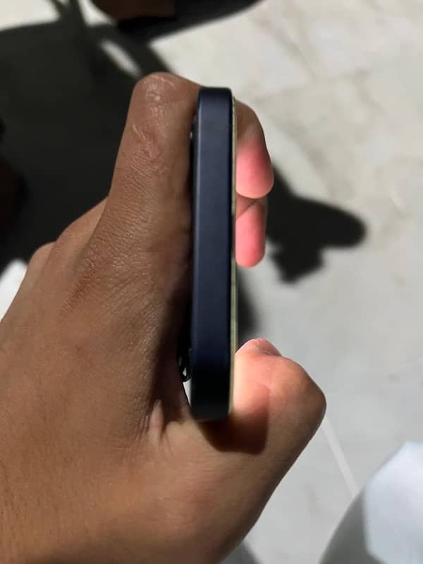 iphone 12jv 3