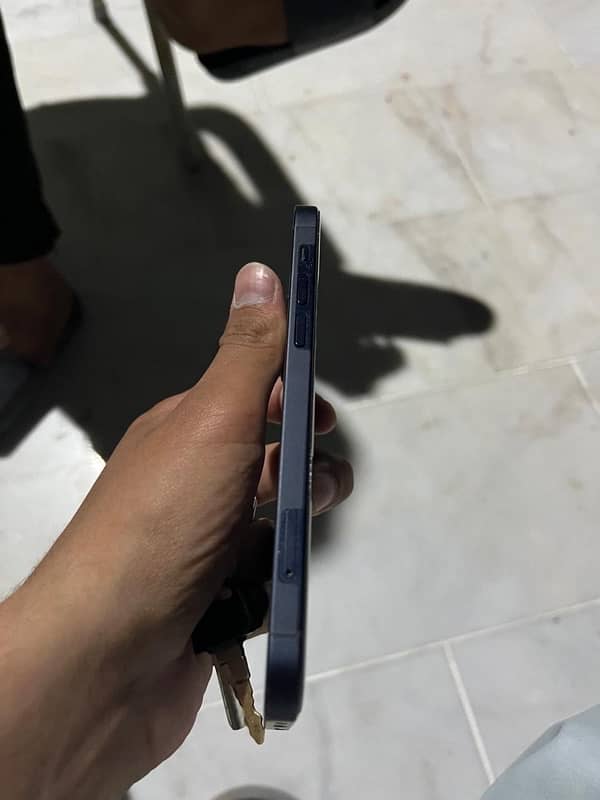 iphone 12jv 4