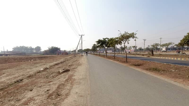 NEAR TO RAIWIND ROAD 1 KANAL HOT LOCATION PLOT AVAILABLE FOR SALE IN LDA AVENUE - BLOCK A 40 FEET WIDE ROAD 4