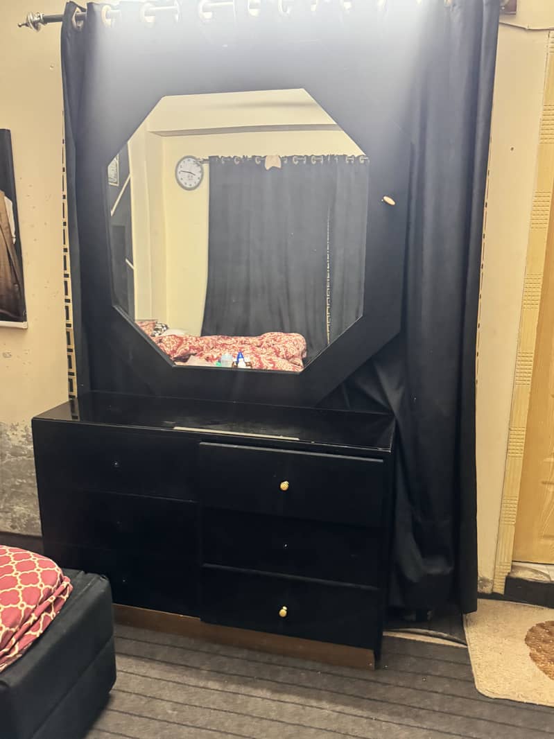 Full furniture set two side table one king size dressing set 2