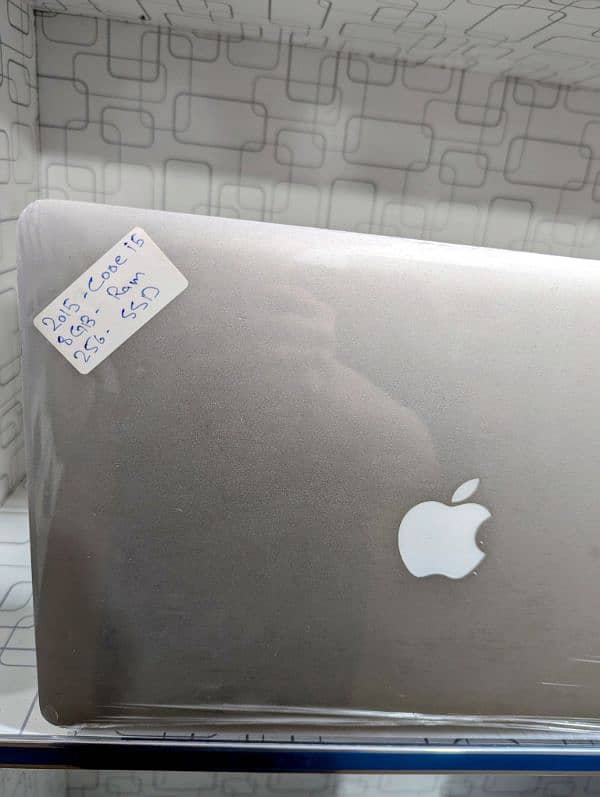 MacBook air modal 2015 screen size 14inch 4