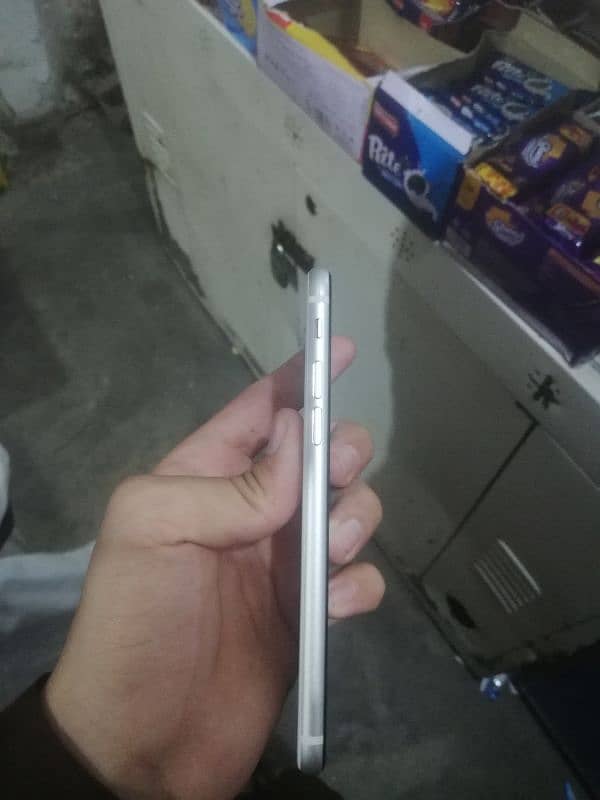 iphone SE 2020 10/10 water pack non pta 2